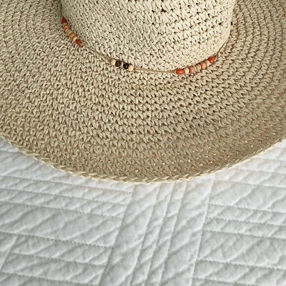 Broner 100% paper hat - Picture 2 of 9